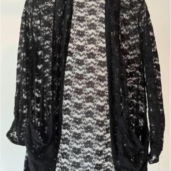 Small wet seal lace cardigan with pockets. 3/4sleevesv - Picture 3 of 3